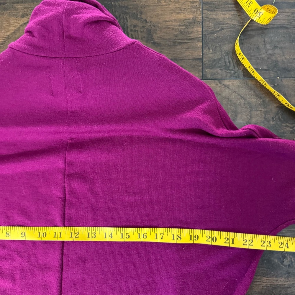 Madison & Berkley Berry Oversize Turtleneck Top XS - Picture 8 of 10